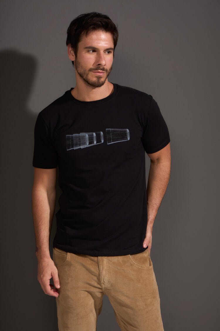 CAMISETA LAGOINHA EMPILHADO - PRETO da Vörr Brasil | Loja Oficial Vörr Brasil