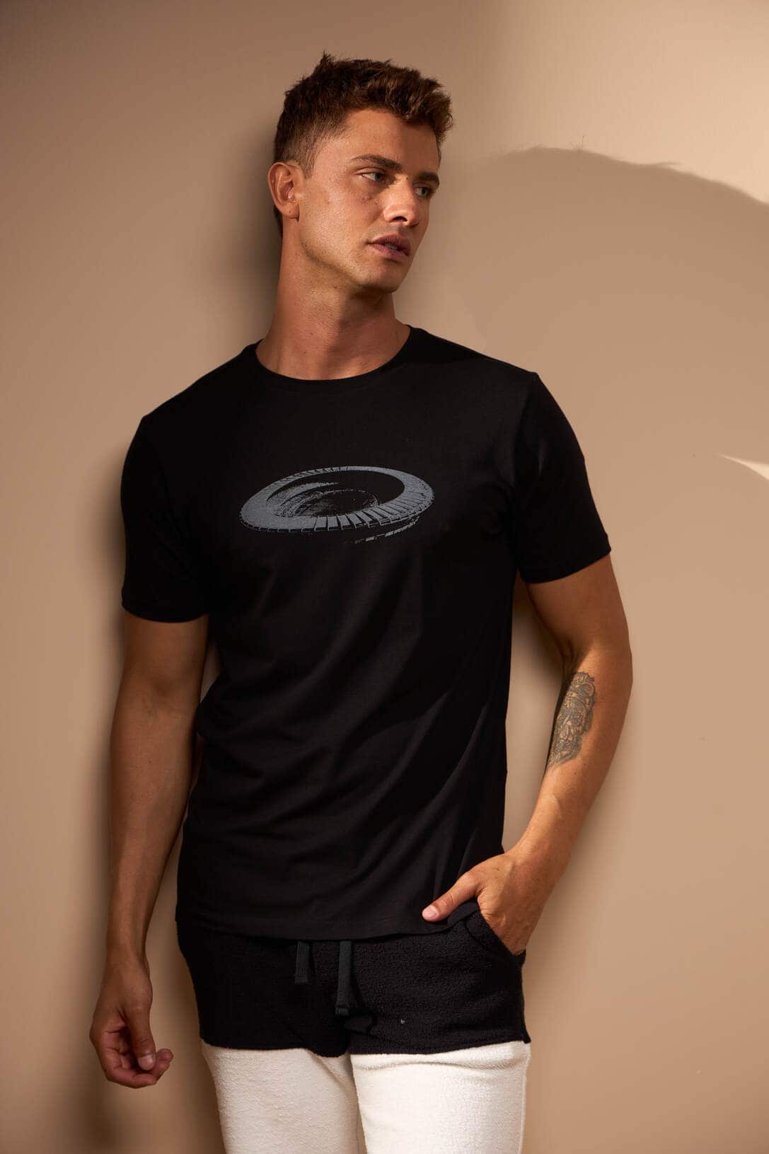 CAMISETA MARACANÃ - PRETO da Vörr Brasil | Loja Oficial Vörr Brasil