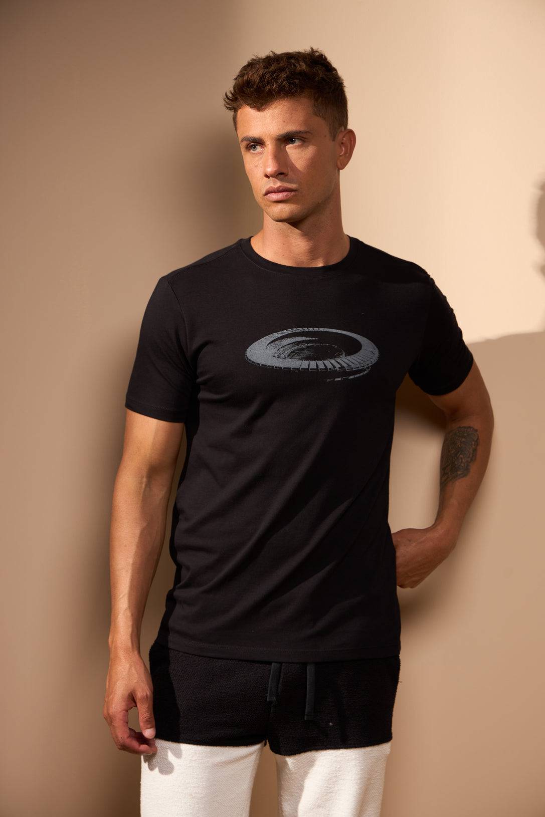 CAMISETA MARACANÃ - PRETO da Vörr Brasil | Loja Oficial Vörr Brasil