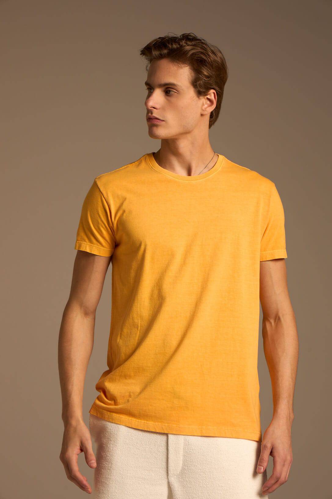 CAMISETA MARATONAR STONE - AMARELO da Vörr Brasil | Loja Oficial Vörr Brasil