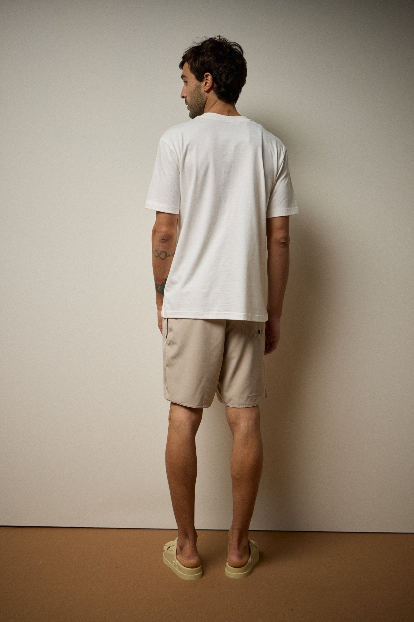 CAMISETA OVERSIZED VÖRR 100% ALGODÃO - OFF WHITE da Vörr Brasil | Vörr Brasil