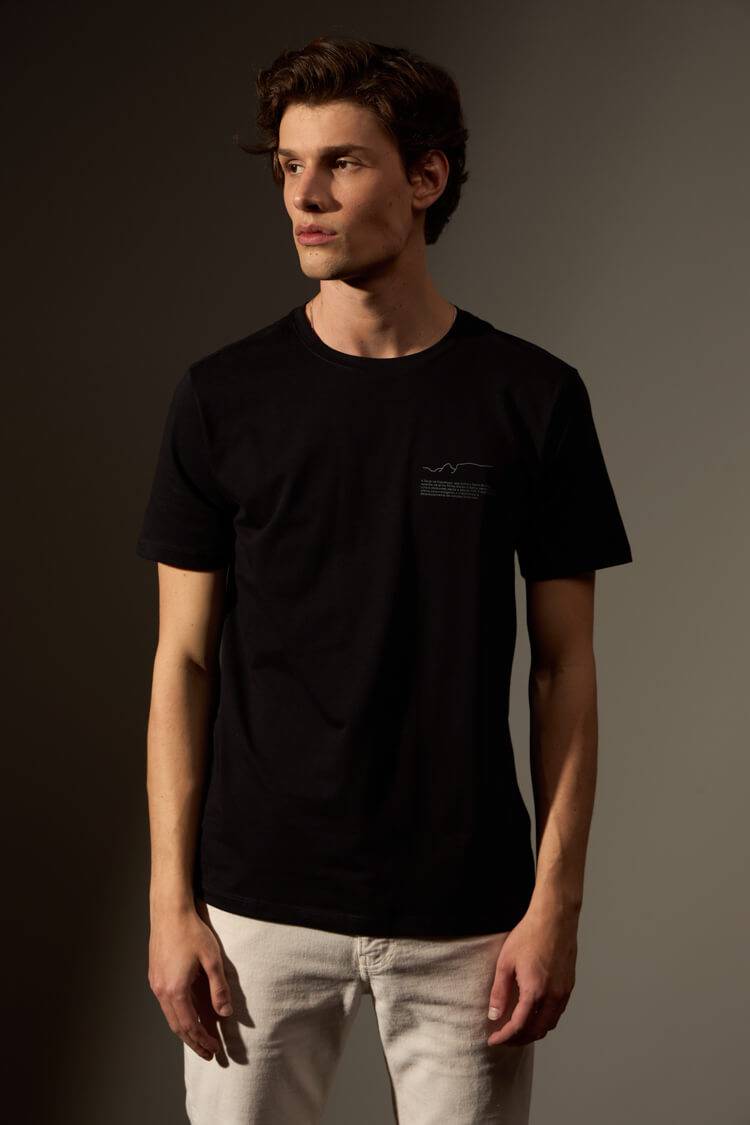 CAMISETA SERRA DO ESPINHAÇO - PRETO da Vörr Brasil | Loja Oficial Vörr Brasil