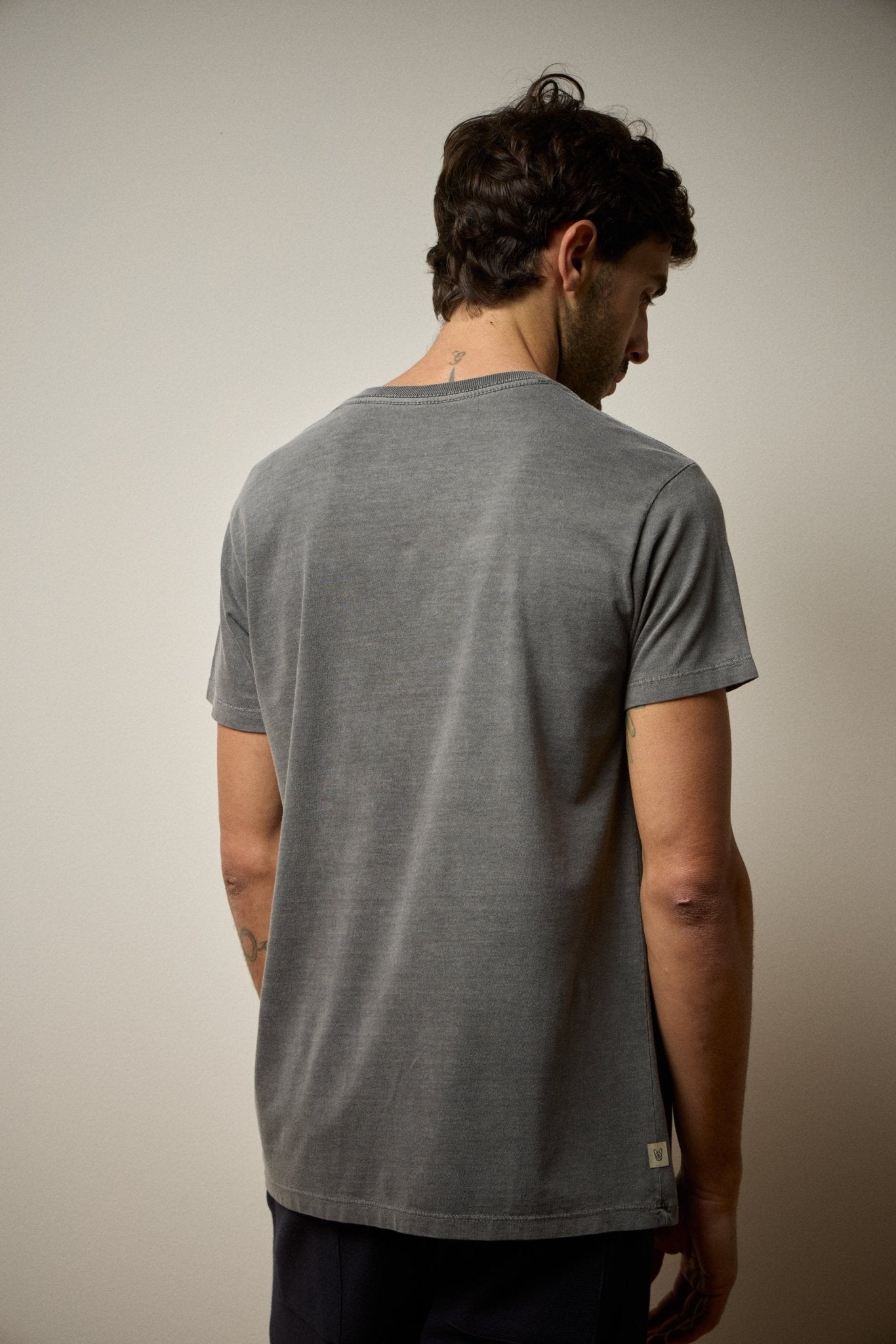 CAMISETA STONE BULL 100% ALGODÃO - CHUMBO da Vörr Brasil | Vörr Brasil