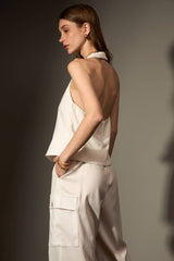 COLETE CERRADO - OFF WHITE da Vörr Brasil | Loja Oficial Vörr Brasil