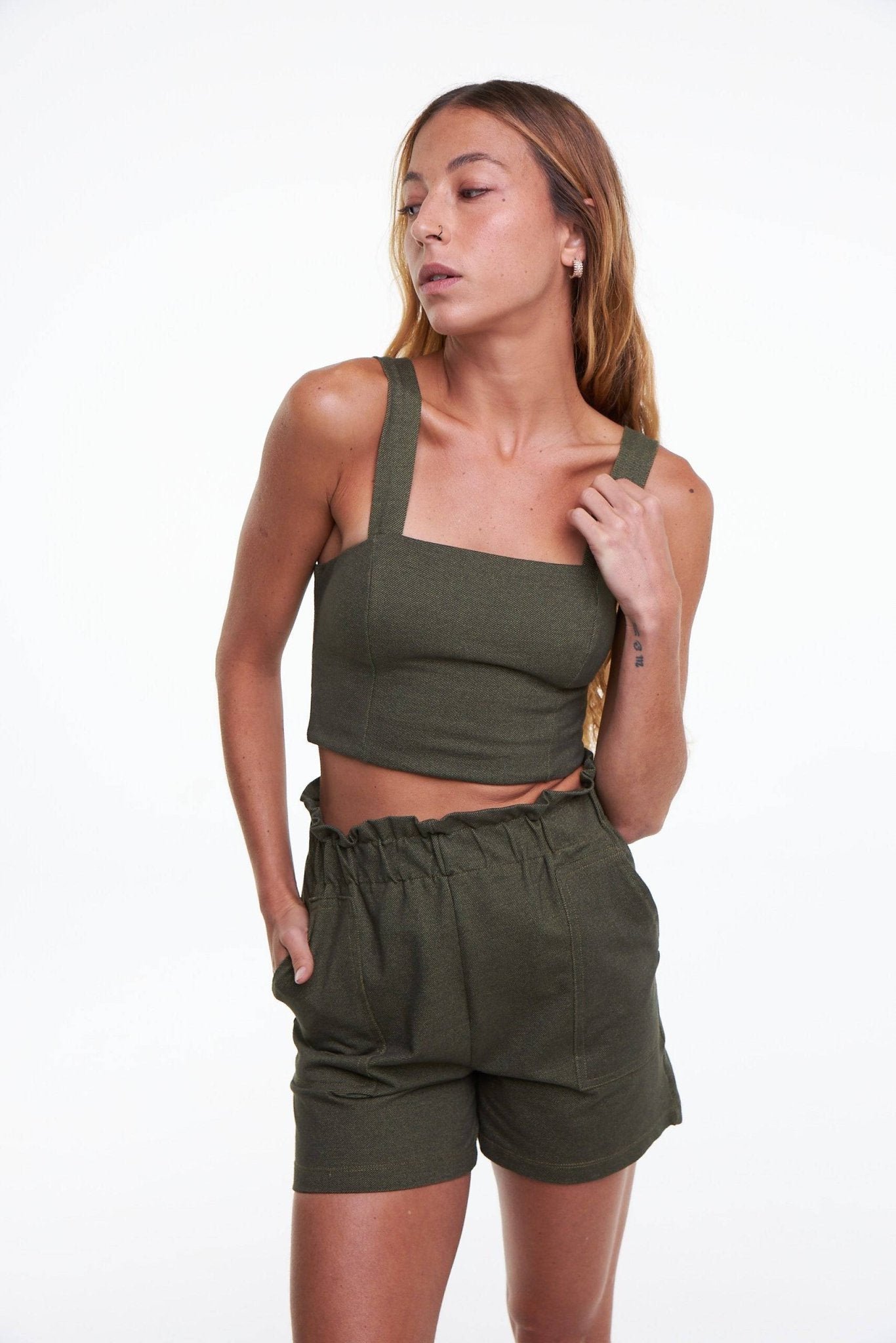 CROPPED RETO LEVE - VERDE MUSGO da Vörr Brasil | Loja Oficial Vörr Brasil