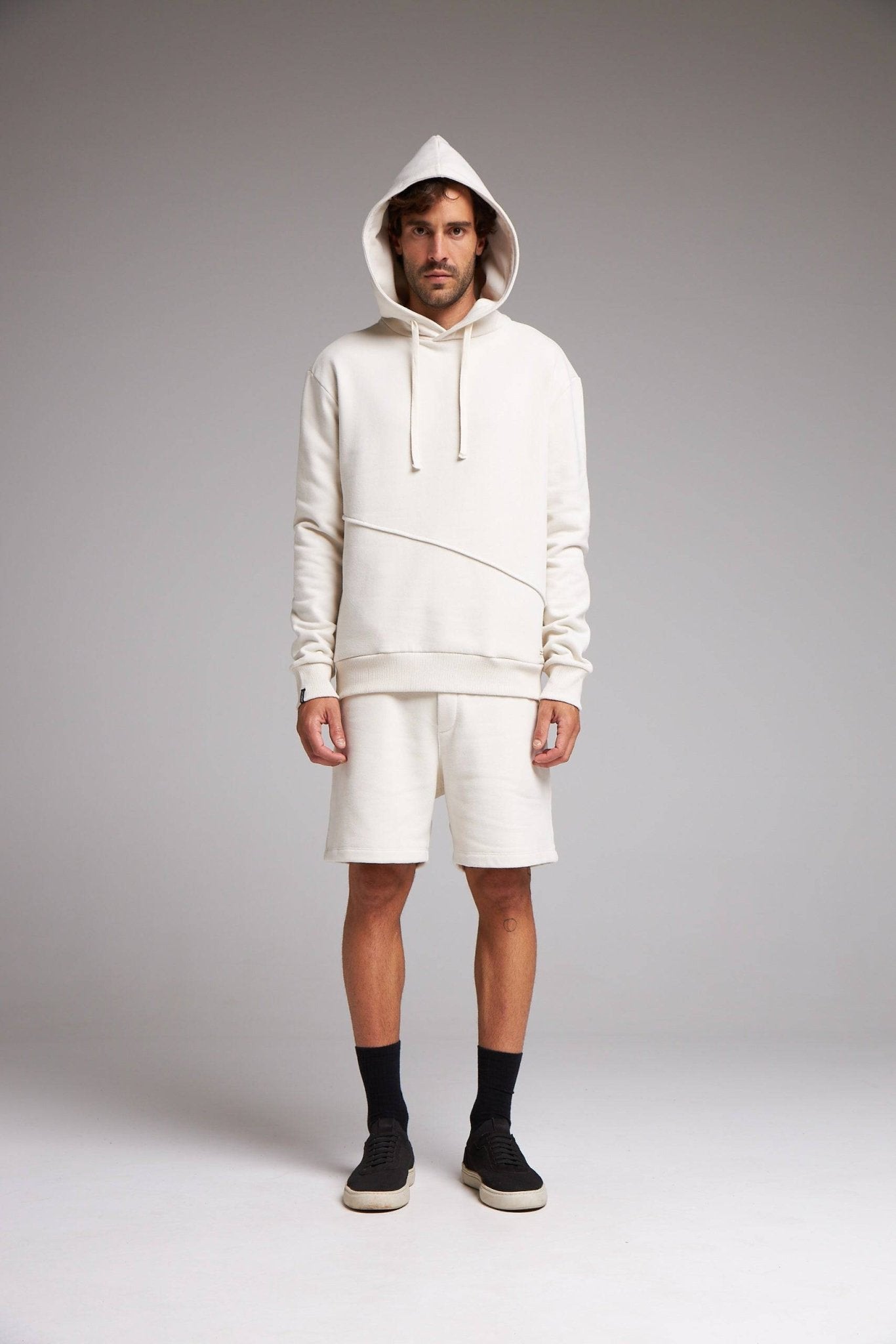 MOLETOM PASSOS - OFF WHITE da Vörr Brasil | Loja Oficial Vörr Brasil