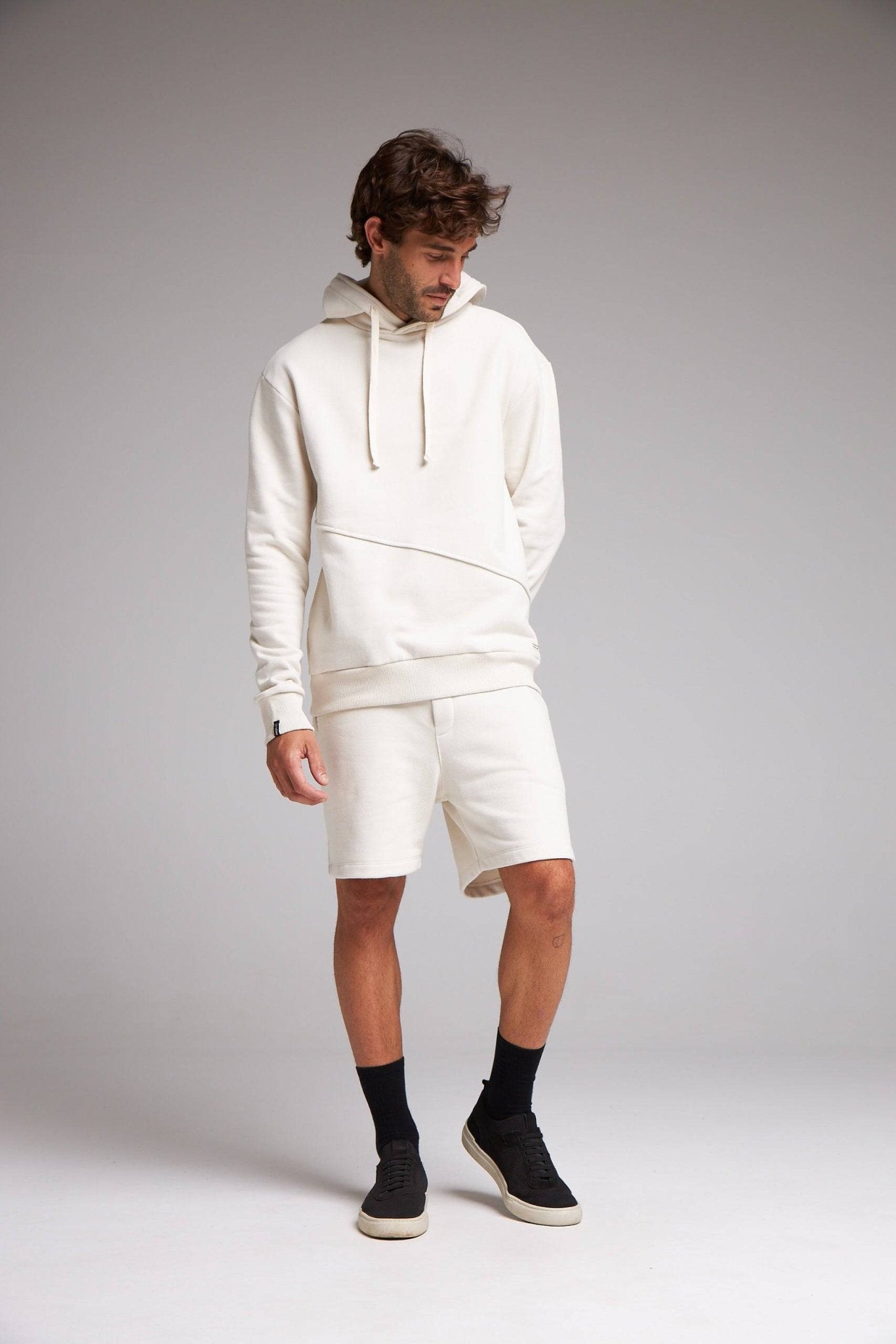 MOLETOM PASSOS - OFF WHITE da Vörr Brasil | Loja Oficial Vörr Brasil