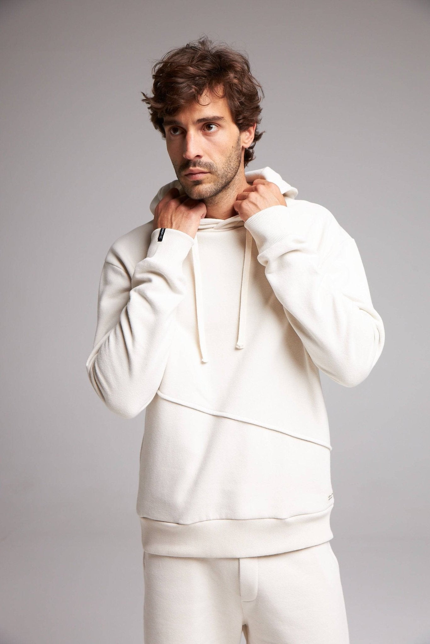 MOLETOM PASSOS - OFF WHITE da Vörr Brasil | Loja Oficial Vörr Brasil