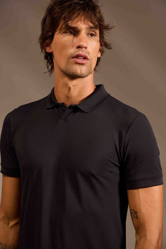 POLO PERFORMANCE TECH MALHA POLIAMIDA - PRETO