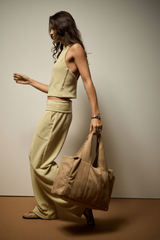 PRÉ - VENDA BOLSA ÜRBAN CAMURÇA - CARAMELO da Vörr Brasil | Vörr Brasil