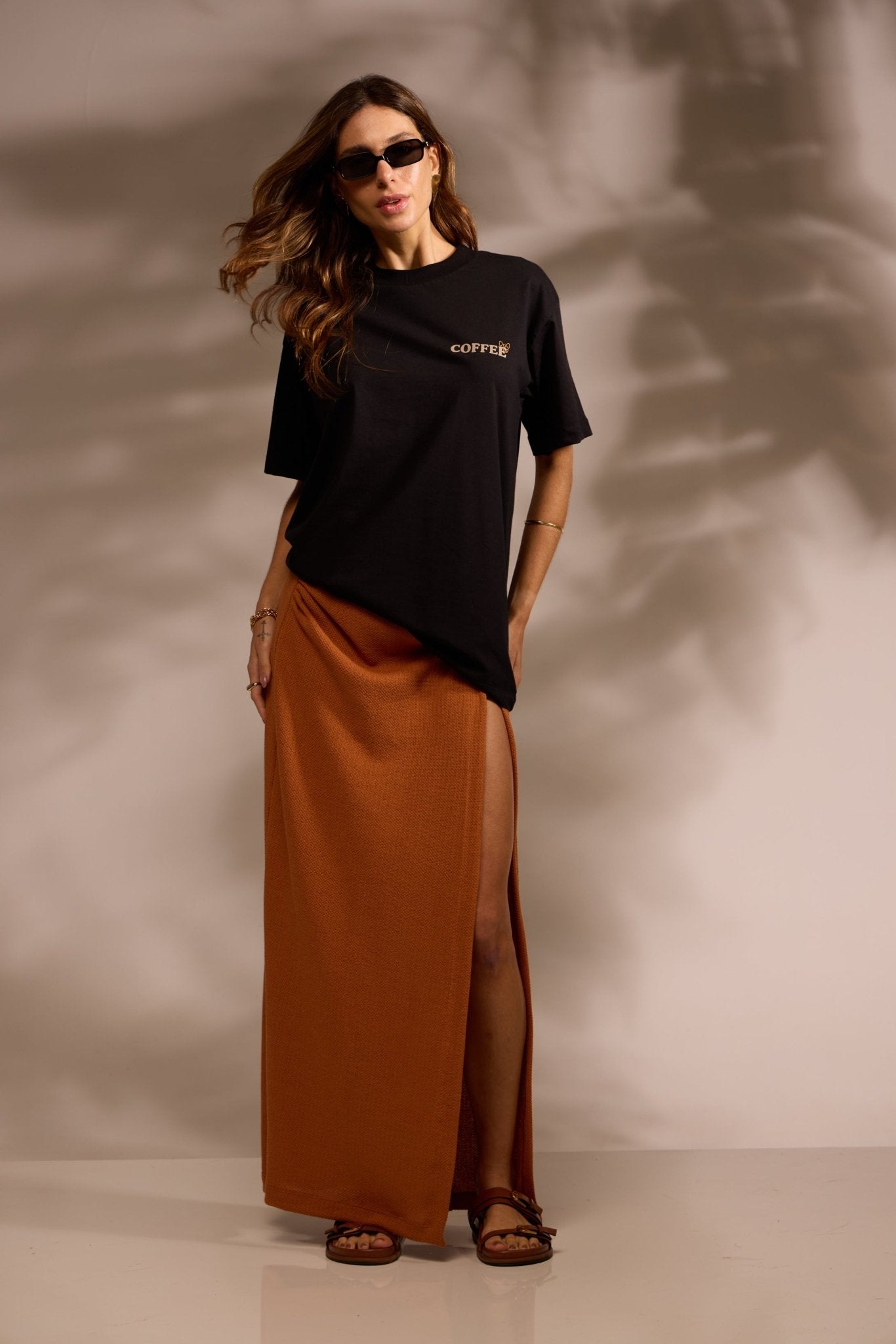 [PRÉ - VENDA] CAMISETA OVER UNISSEX 100% ALGODÃO COFFEE - PRETO da Vörr Brasil | Loja Oficial Vörr Brasil