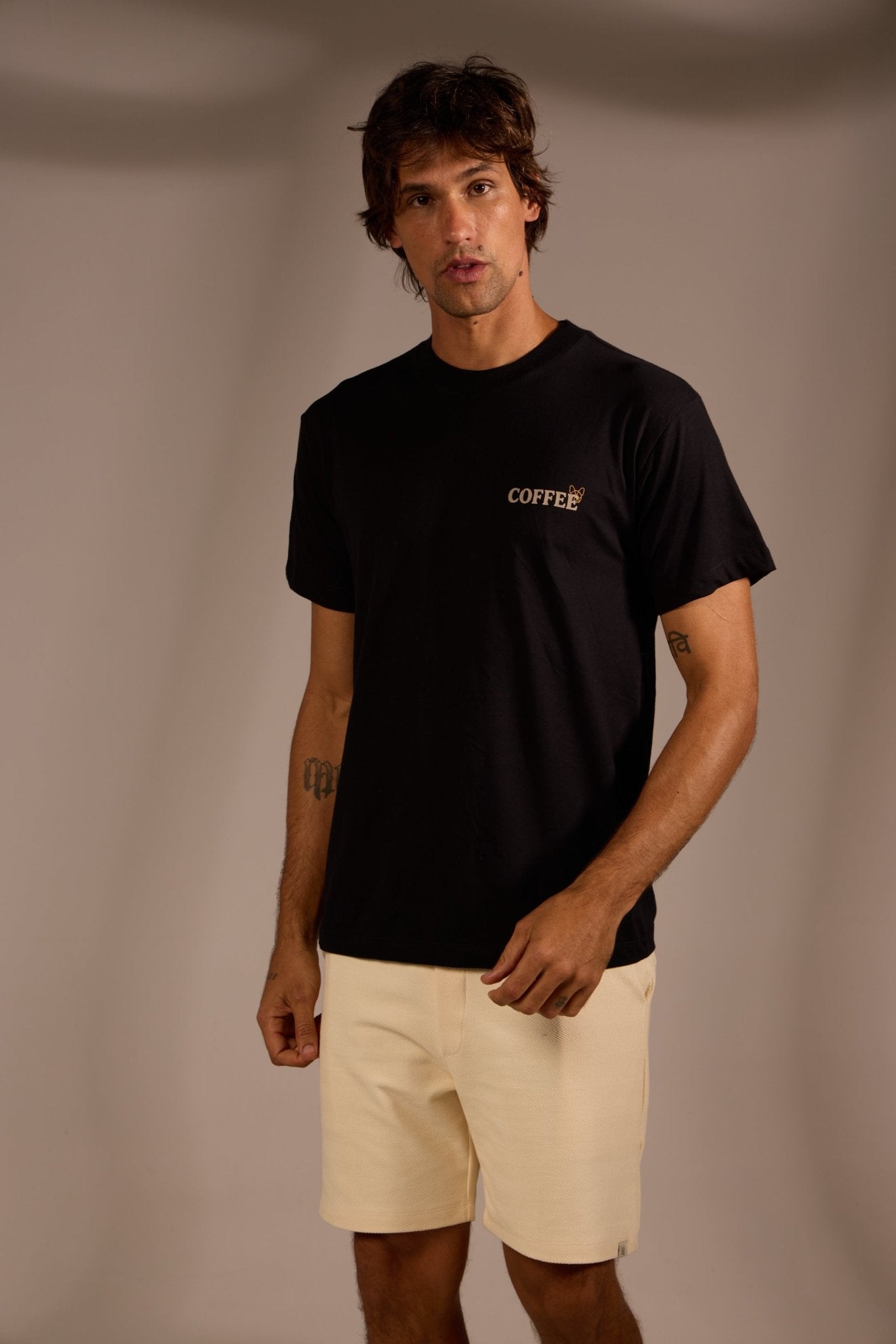 [PRÉ - VENDA] CAMISETA OVER UNISSEX 100% ALGODÃO COFFEE - PRETO da Vörr Brasil | Loja Oficial Vörr Brasil