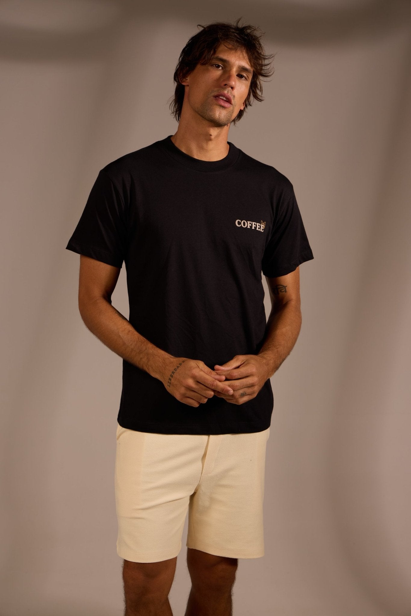 [PRÉ - VENDA] CAMISETA OVER UNISSEX 100% ALGODÃO COFFEE - PRETO da Vörr Brasil | Loja Oficial Vörr Brasil