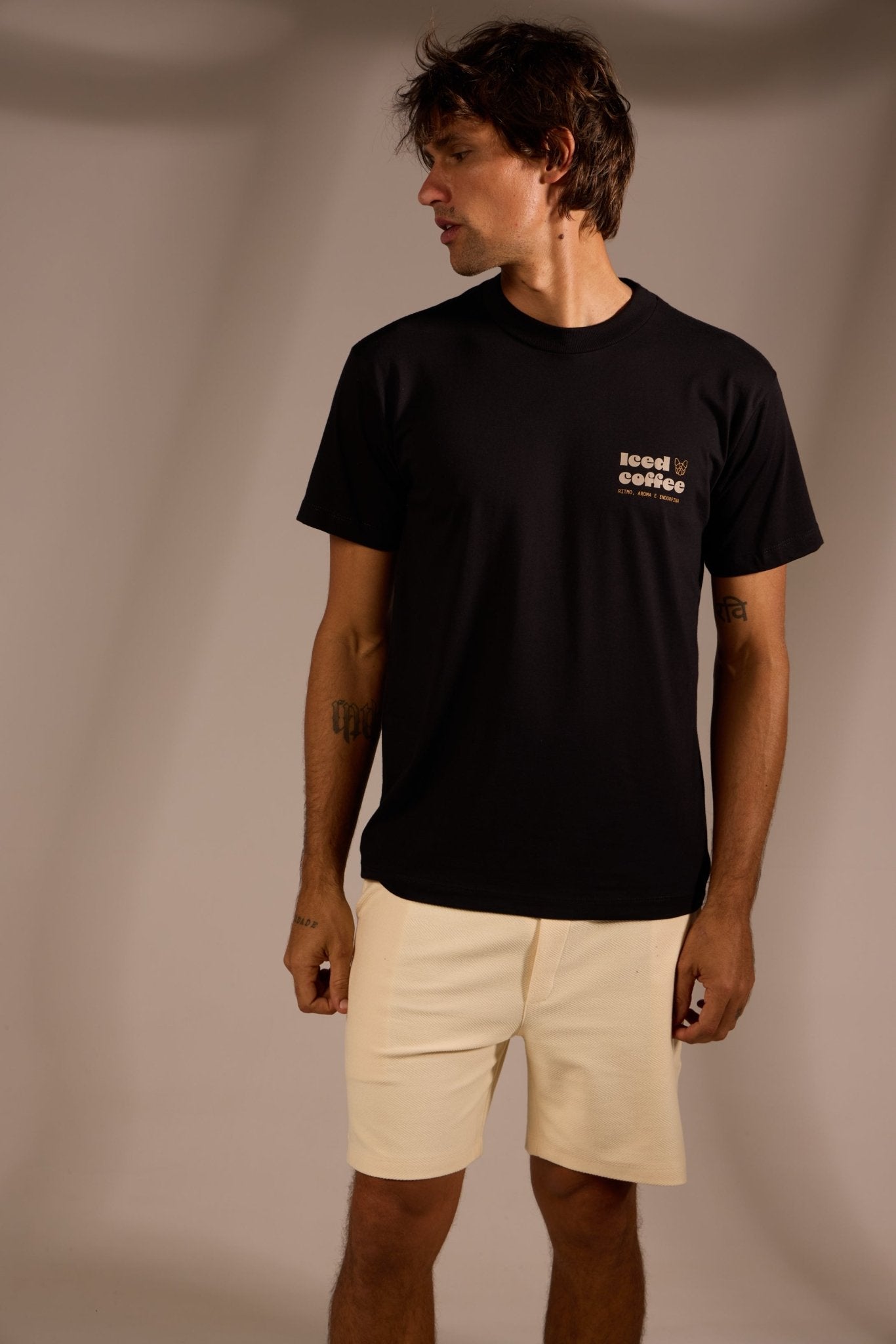 [PRÉ - VENDA] CAMISETA OVER UNISSSEX 100% ALGODÃO ICED COFFEE - PRETO da Vörr Brasil | Loja Oficial Vörr Brasil