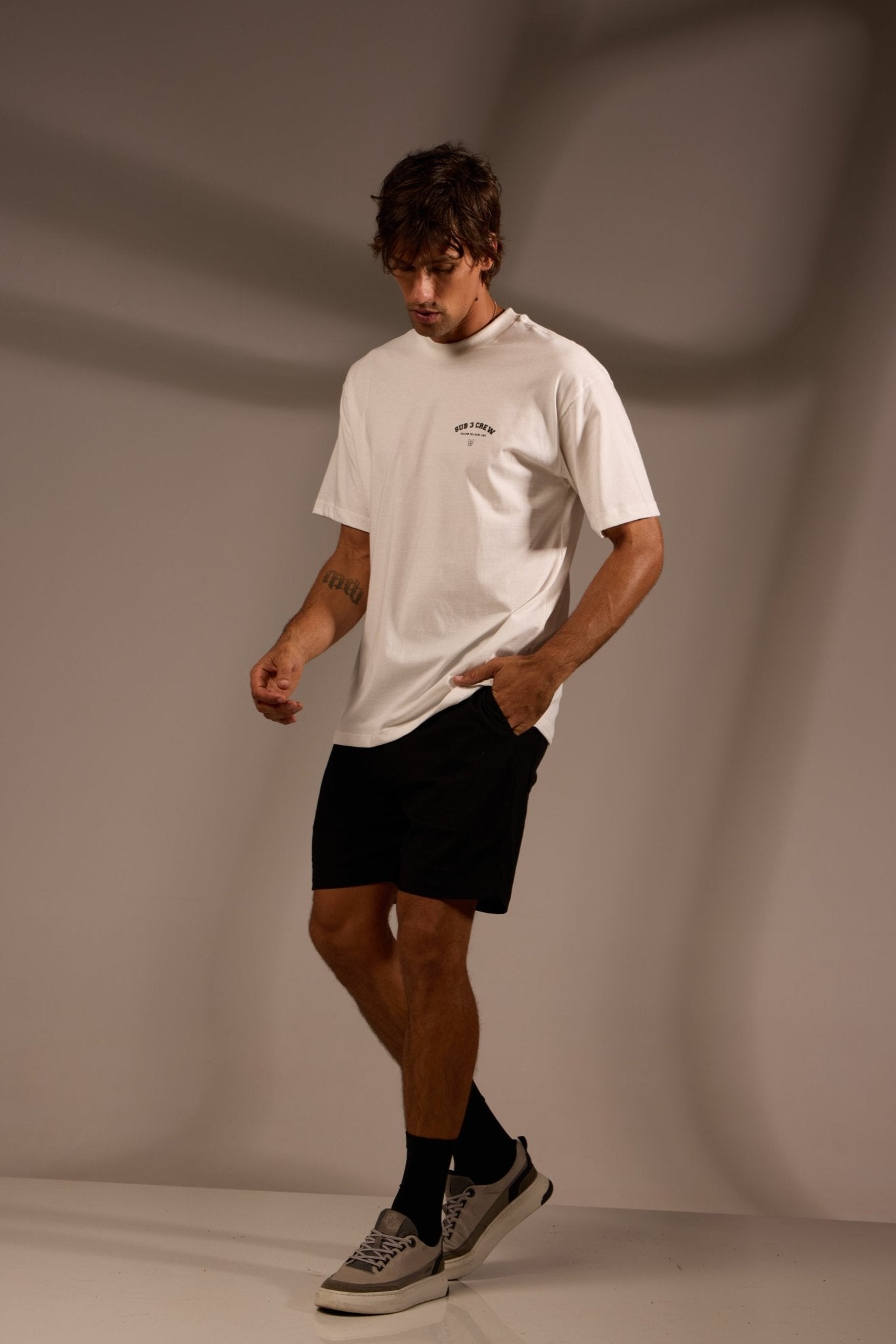 [PRÉ - VENDA] CAMISETA OVER UNISSSEX 100% ALGODÃO SUB 3 CREW - OFF WHITE da Vörr Brasil | Loja Oficial Vörr Brasil