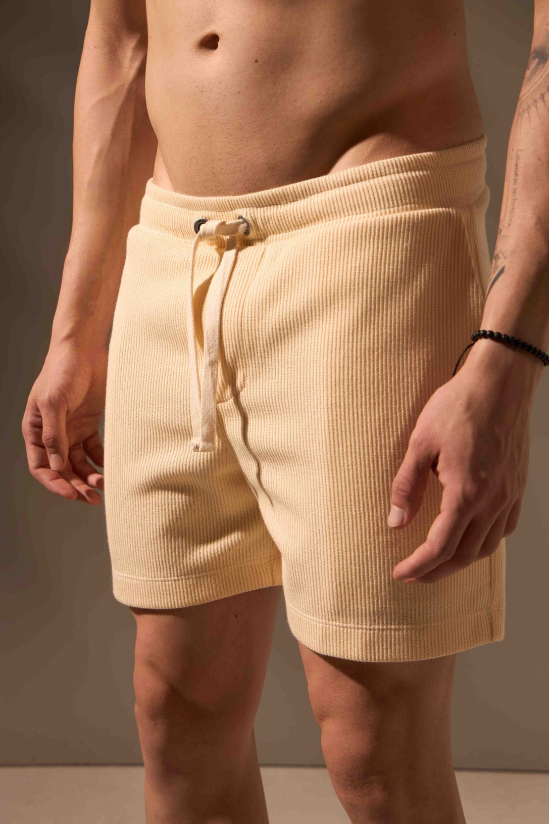 SHORT MOVIMENTO ALGODÃO - OFF WHITE da Vörr Brasil | Loja Oficial Vörr Brasil