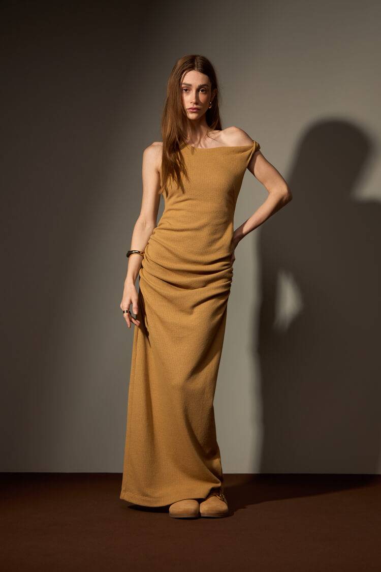VESTIDO CAVERNAS - CARAMELO da Vörr Brasil | Loja Oficial Vörr Brasil