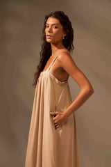 VESTIDO DUNAS - AREIA da Vörr Brasil | Loja Oficial Vörr Brasil