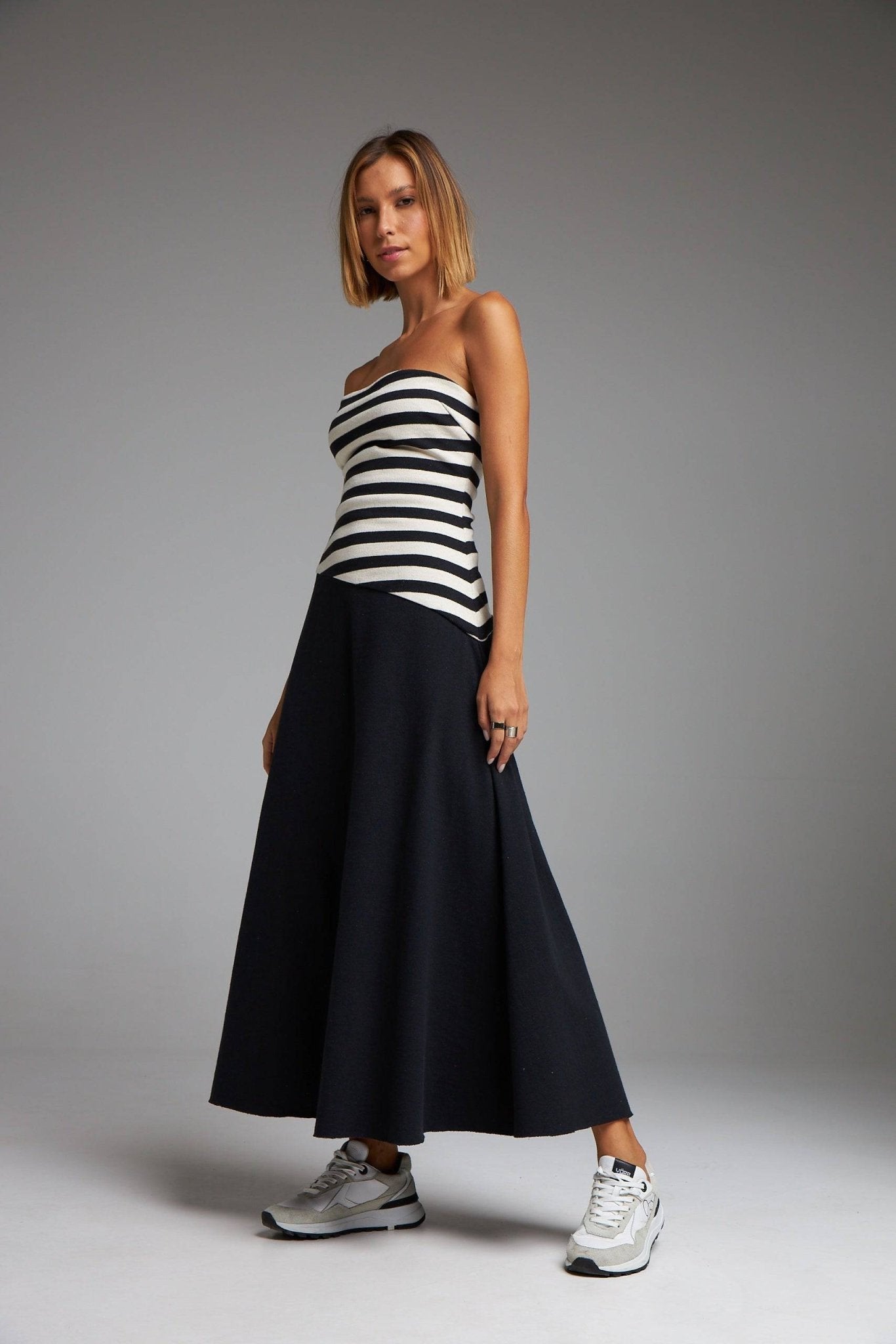VESTIDO ECOS - PRETO E BRANCO da Vörr Brasil | Loja Oficial Vörr Brasil