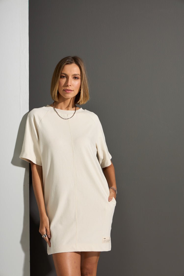 VESTIDO ESCARPAS - OFF WHITE da Vörr Brasil | Loja Oficial Vörr Brasil