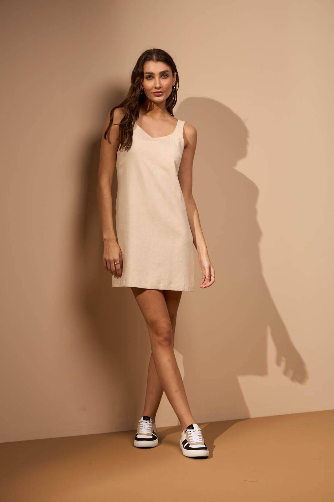 VESTIDO LEVE - AREIA da Vörr Brasil | Loja Oficial Vörr Brasil