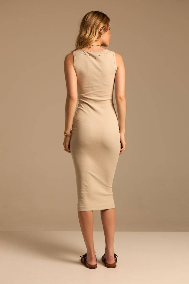 VESTIDO LUAR - PALHA da Vörr Brasil | Loja Oficial Vörr Brasil