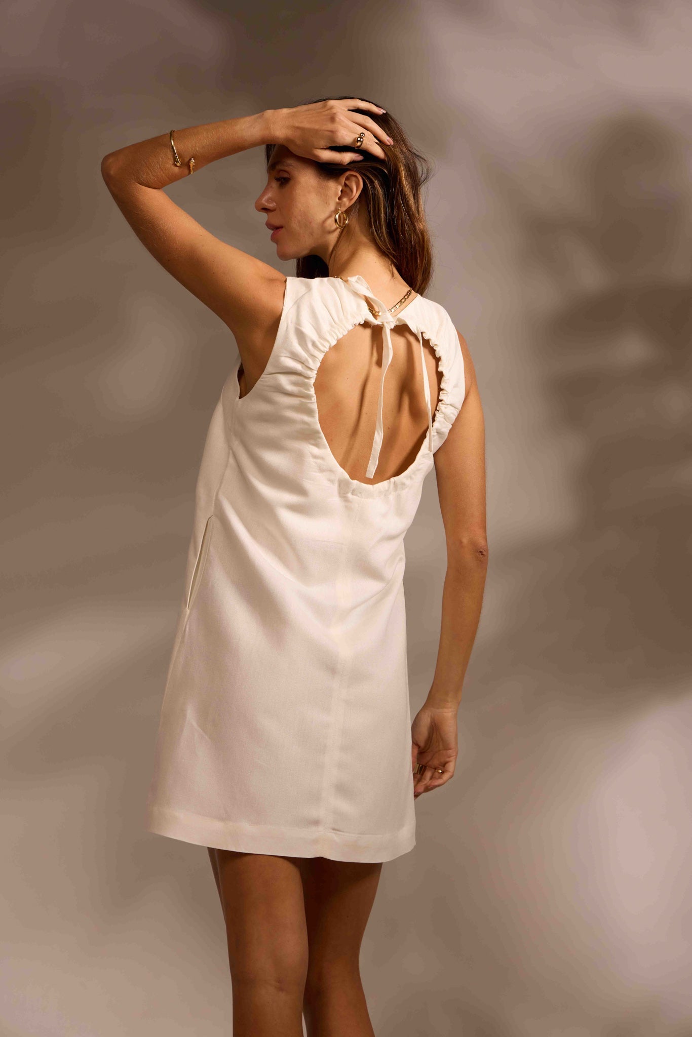 VESTIDO MARÉ LINHO - OFF WHITE da Vörr Brasil | Loja Oficial Vörr Brasil