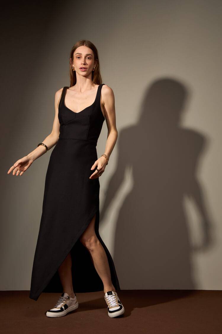 VESTIDO MIDI JARDIM - PRETO da Vörr Brasil | Loja Oficial Vörr Brasil