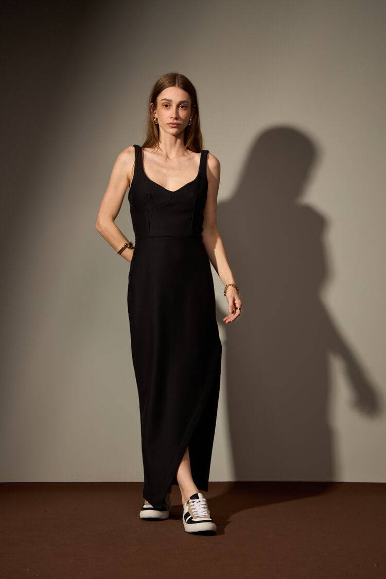 VESTIDO MIDI JARDIM - PRETO da Vörr Brasil | Loja Oficial Vörr Brasil