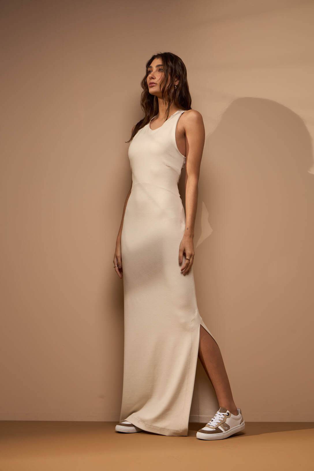 VESTIDO SERRA - AREIA da Vörr Brasil | Loja Oficial Vörr Brasil