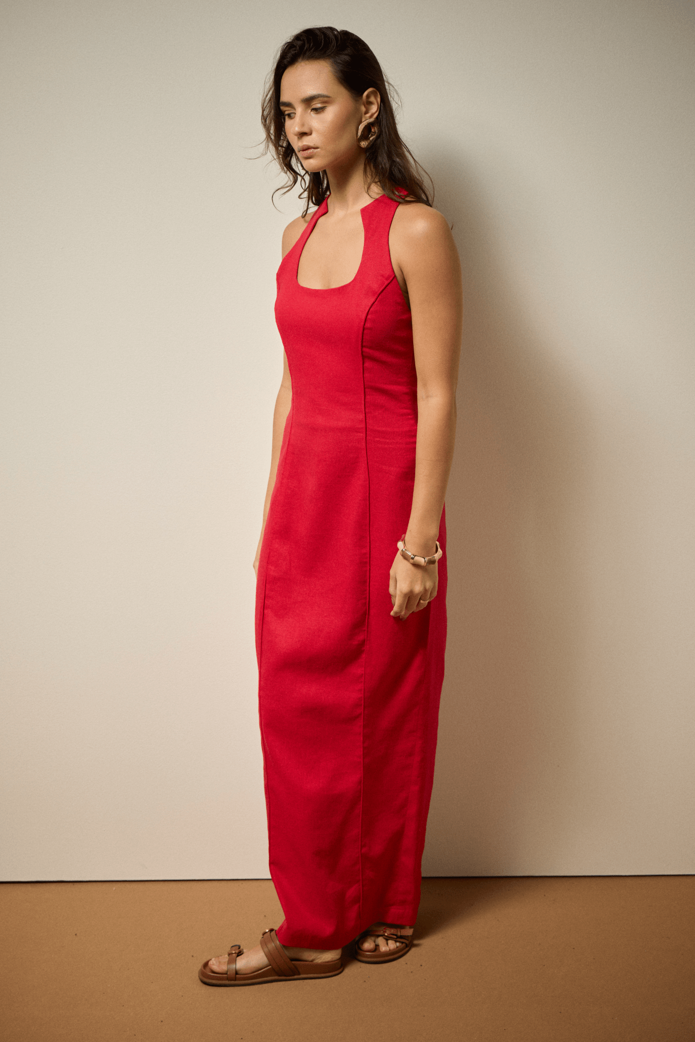 VESTIDO SOLAR MIDI LINHO - VERMELHO da Vörr Brasil | Vörr Brasil