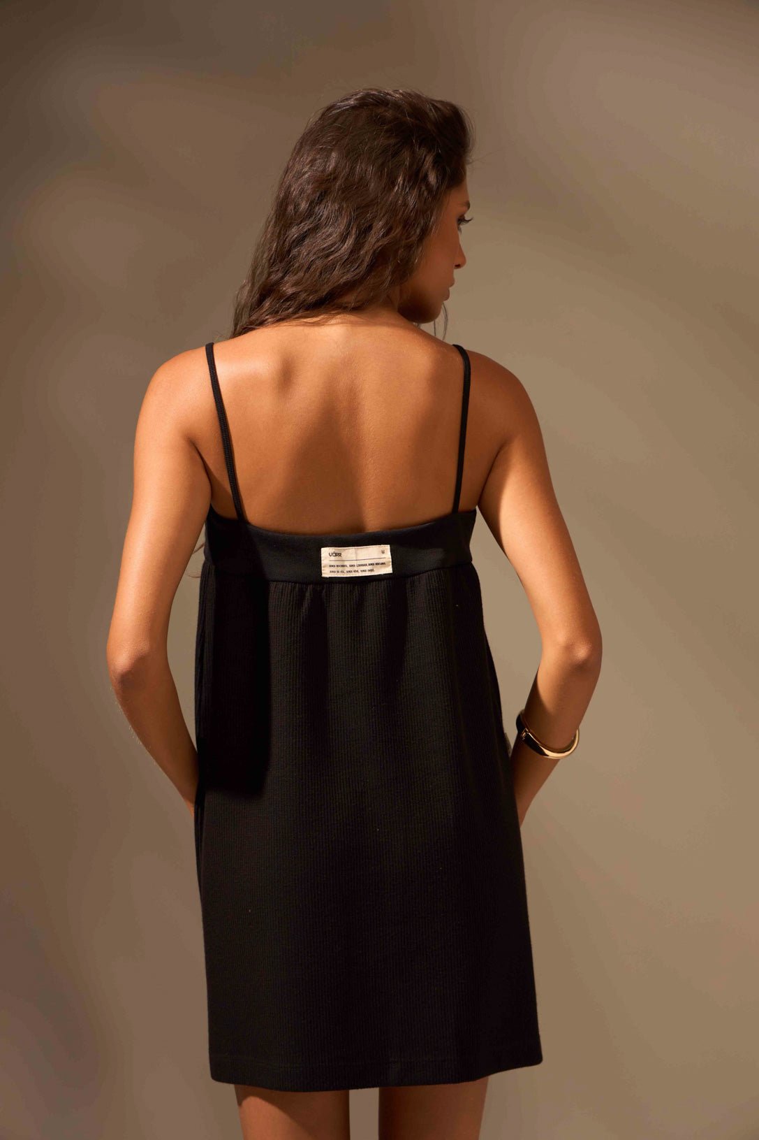 VESTIDO SOLSTÍCIO ALGODÃO - PRETO da Vörr Brasil | Loja Oficial Vörr Brasil