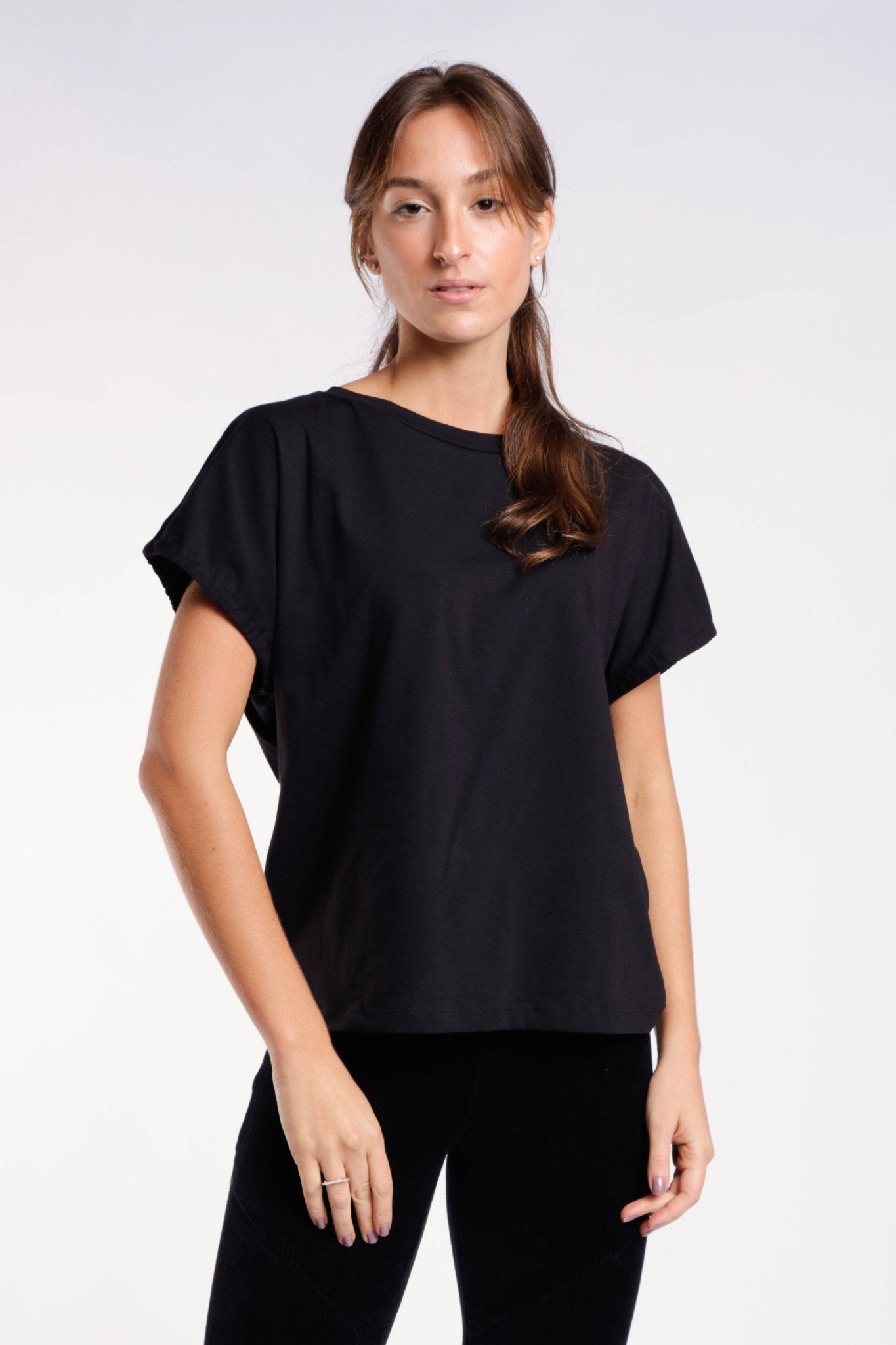 BLUSA DETALHE NA MANGA - PRETO da Vörr Brasil | Loja Oficial Vörr Brasil